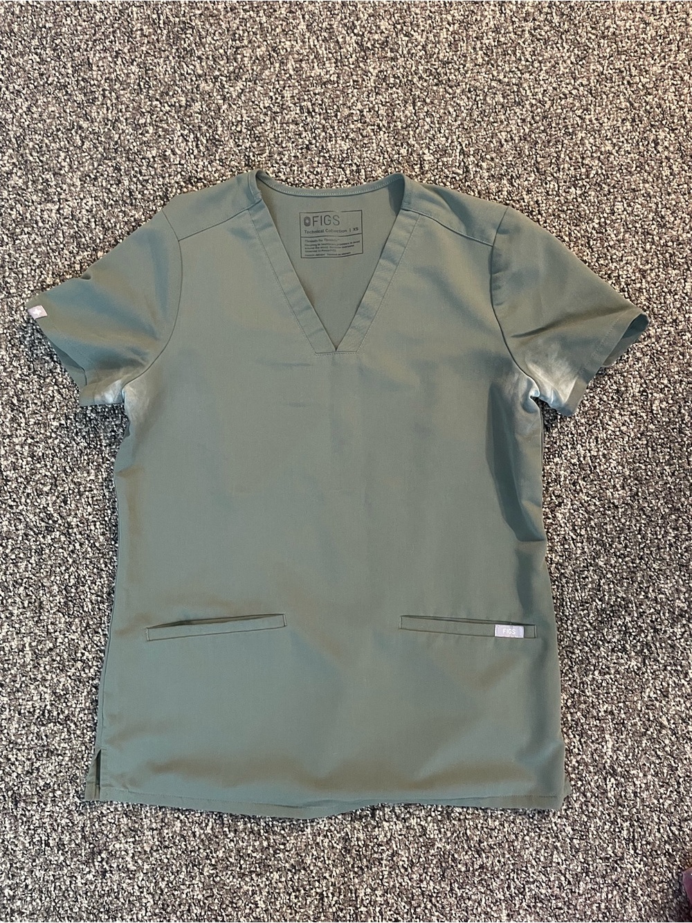 Figs Women's Casma Scrub Top in Moss